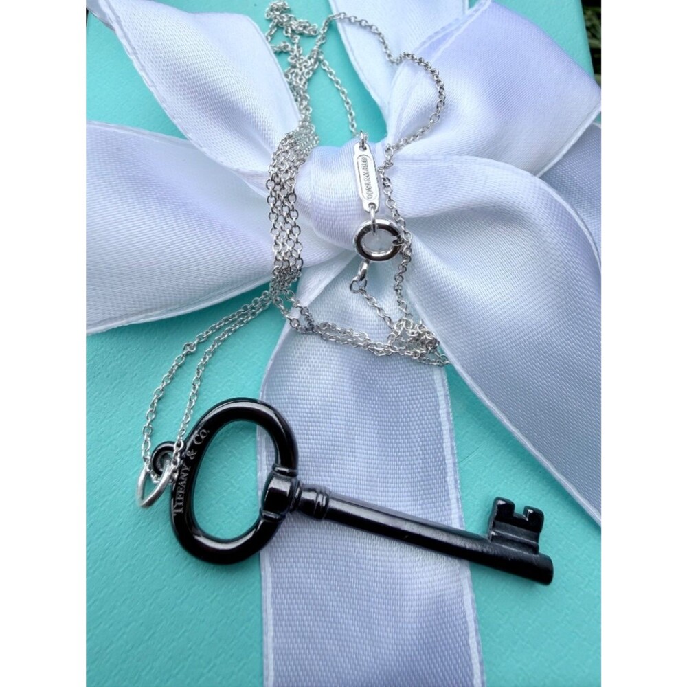 🗝️Retired Tiffany & Co. Titanium Key Charm Pendant Necklace, 21 inch🗝️